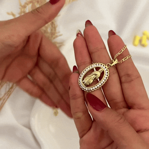 PROMO DÍA DE LA MADRE: Cadena con dije de La Virgen María en Oro laminado 18k🎁 GRATIS Cajita de regalo